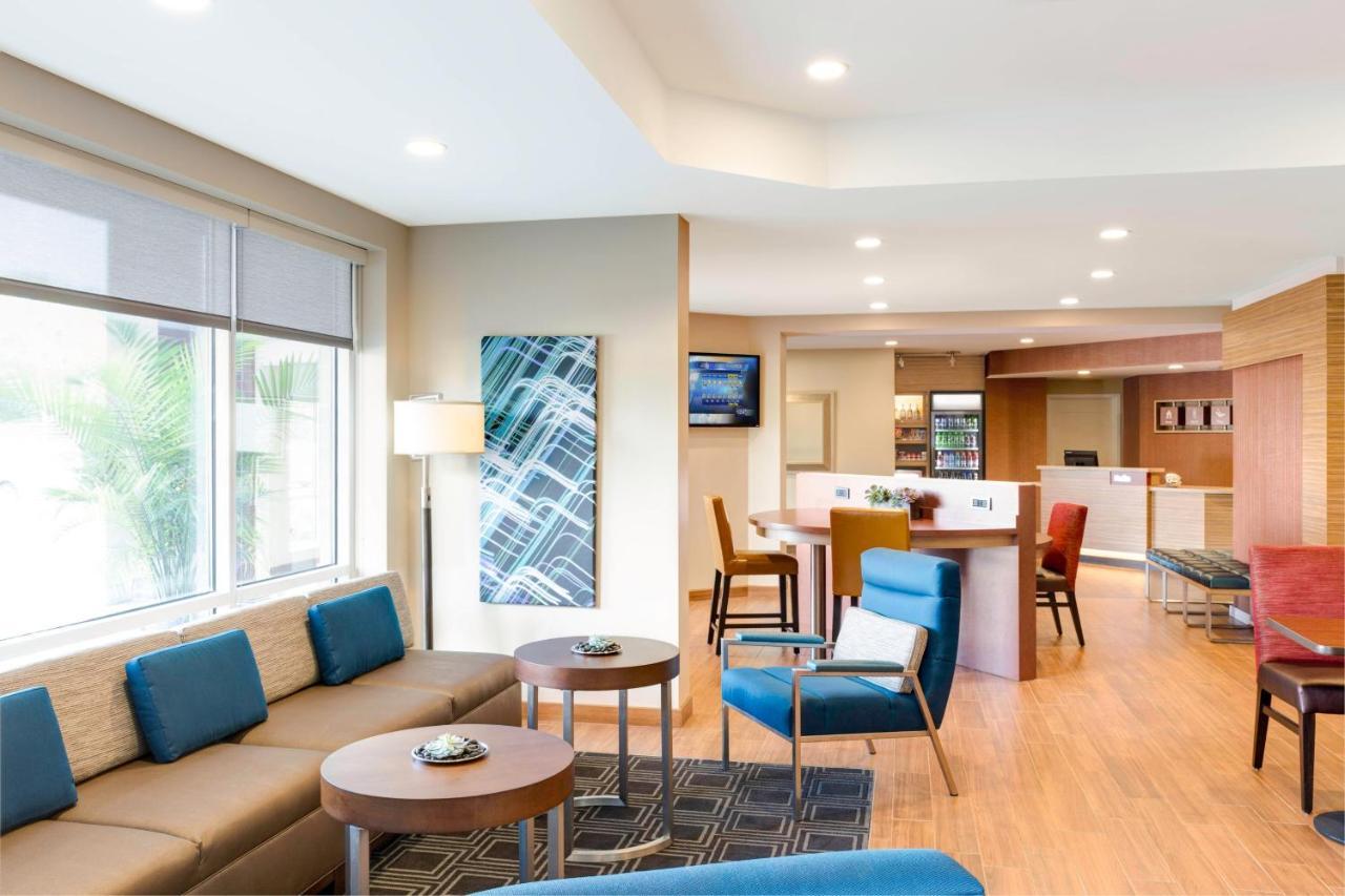 Towneplace Suites By Marriott Houston Бейтаун Екстериор снимка